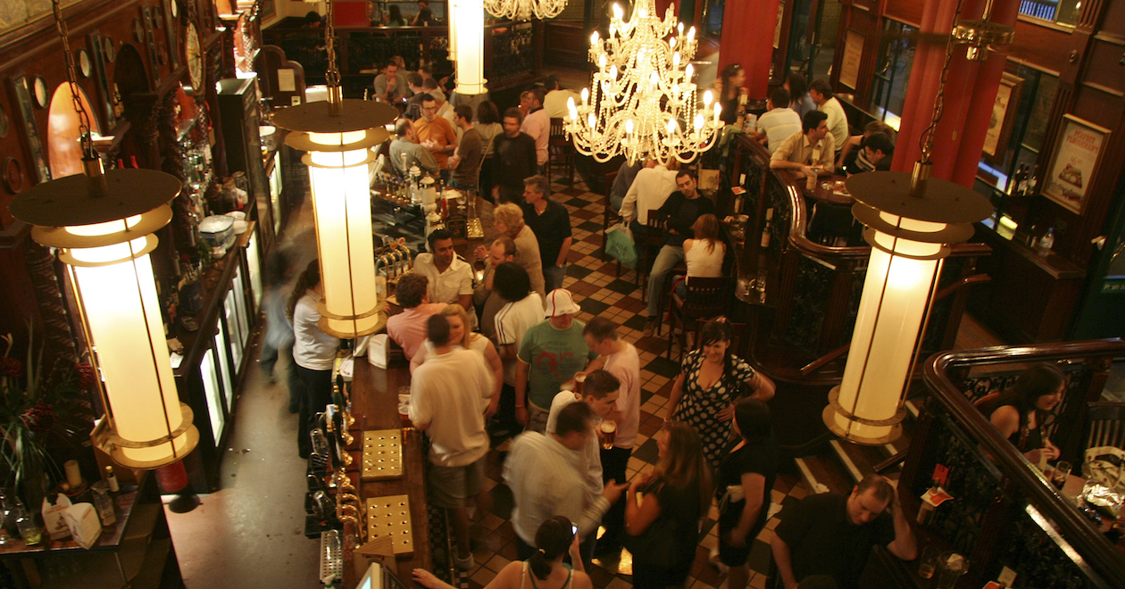 A crowded bar