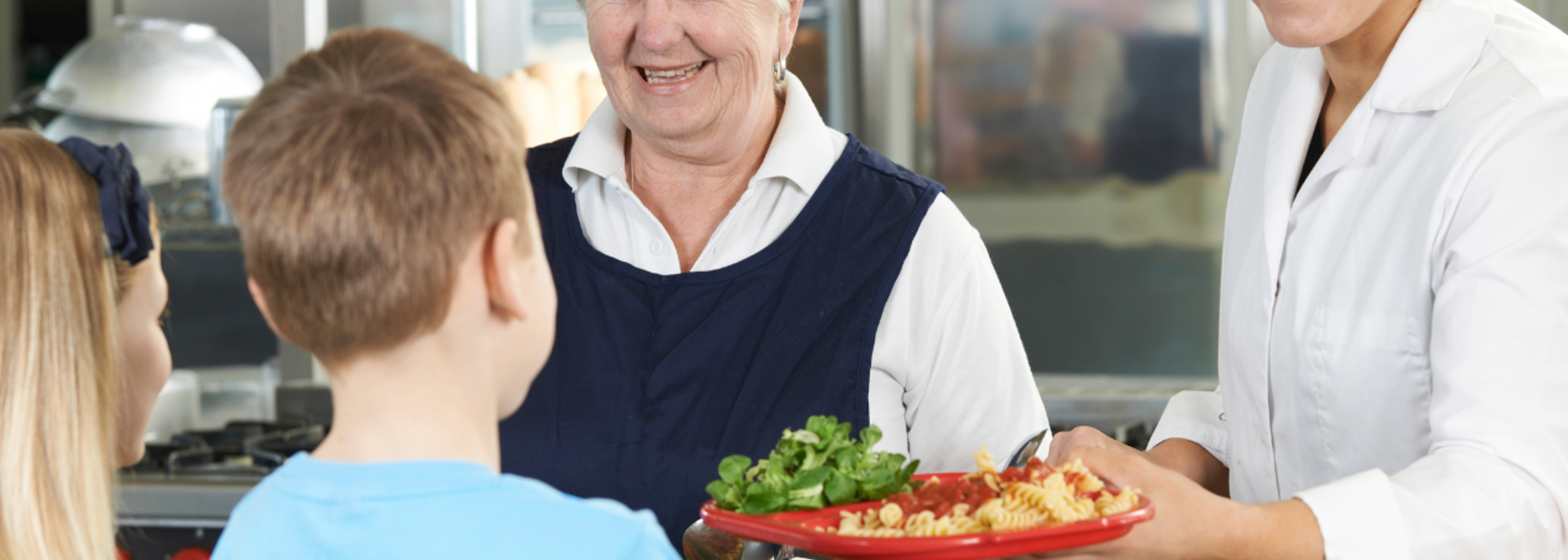 Health experts call for free school meals in England